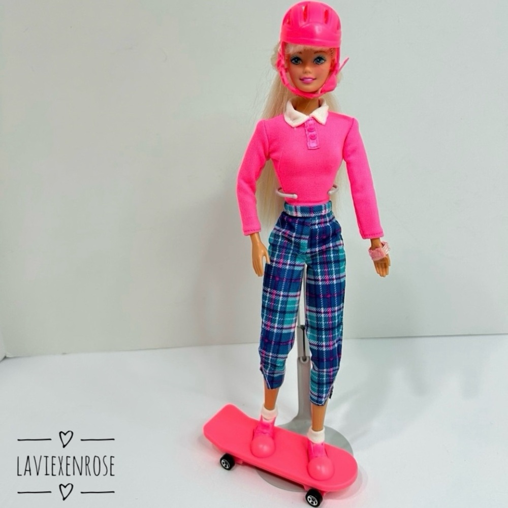 1997 Barbie With Skateboard (From the Barbie & Ginger set)